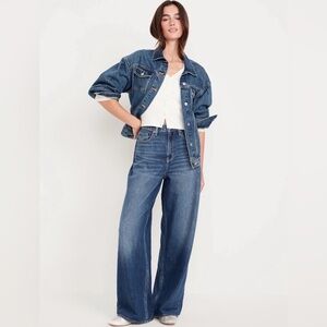 High-Waisted Baggy Wide-
Leg Jeans